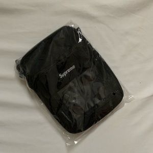 AUTHENTIC SUPREME UTILITY POUCH
